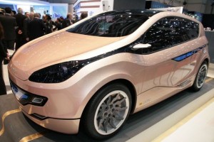Carro Eléctrico Magna Steyr Mila EV Concept
