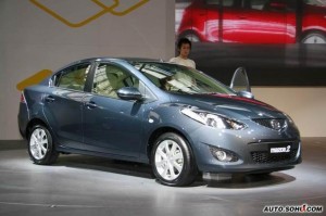 Mazda2 Sedán: precio, ficha técnica y 18 imágenes