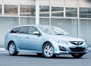 Mazda6 Modelo 2011: ficha técnica, 12 imágenes, lista de rivales y video