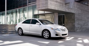 Toyota Camry 2011: ficha técnica, 12 imágenes, rivales y video