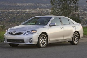Toyota Camry Hybrid 2010: imágenes, rivales, consumo y video
