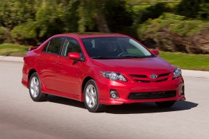Toyota Corolla Sedán 2011: ficha técnica, precio, imágenes, lista de rivales y 2 videos