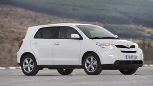 Toyota Urban Cruiser 2011: ficha técnica, 12 imágenes y lista de rivales