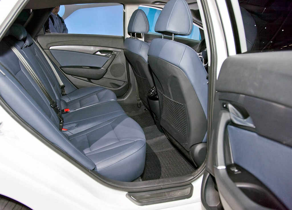 Interior del Hyundai i40 CW 2011 Lista de Carros