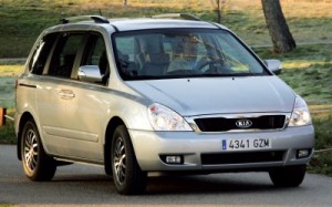 Kia Carnival 2011: ficha técnica, imágenes y rivales