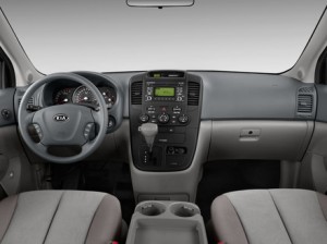 Interior del Kia Sedona 2011