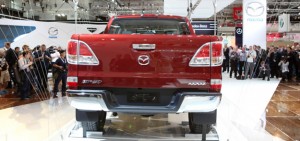 Mazda BT-50 modelo 2011: Se ofrece con tres opciones de motor: un 2.2 TDCi de 148CV, un 3.2 TDCi con 197CV y un 2.5 litros con 164 caballos de fuerza Mazda BT-50 modelo 2011: Se ofrece con tres opciones de motor: un 2.2 TDCi de 148CV, un 3.2 TDCi con 197CV y un 2.5 litros con 164 caballos de fuerza