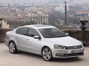 Volkswagen Passat  Sedán 2011: ficha técnica, imágenes y lista de rivales