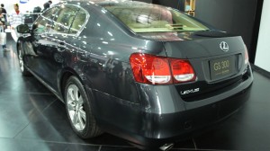 Lexus GS 300 Modelo 2011: Sus rivales son el Audi A6, BMW Serie 5, Honda Legend, Hyundai Genesis, Jaguar XF, Mercedes-Benz Clase E y el Volvo S80. Lexus GS 300 Modelo 2011: Sus rivales son el Audi A6, BMW Serie 5, Honda Legend, Hyundai Genesis, Jaguar XF, Mercedes-Benz Clase E y el Volvo S80.