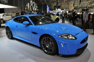 Jaguar XKR-S 2011: ficha técnica, imágenes y lista de rivales