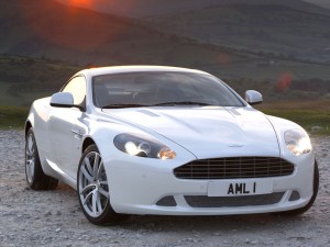 Aston Martin DB9 2011: ficha técnica, imágenes y lista de rivales  