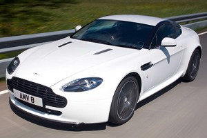 Aston Martin Vantage 2011: ficha técnica, imágenes y lista de rivales