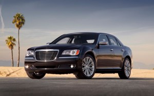 Chrysler 300 modelo 2011: ficha técnica, imágenes y lista de rivales