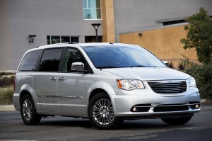 Chrysler Town & Country 2011: ficha técnica, imágenes y lista de rivales