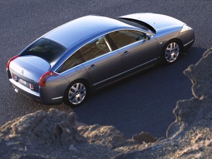 Citroën C6 modelo 2011: Se ofrece con estas dos motorizaciones que están acopladas a una transmisión automática de 6 velocidades con modo secuencial: un 3.0LTS de 215CV y un diesel HDI 3.0LTS de 241CV Citroën C6 modelo 2011: Se ofrece con estas dos motorizaciones que están acopladas a una transmisión automática de 6 velocidades con modo secuencial: un 3.0LTS de 215CV y un diesel HDI 3.0LTS de 241CV