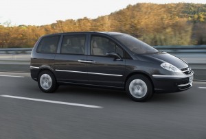 Citroën C8 modelo 2011: ficha técnica, imágenes y lista de rivales