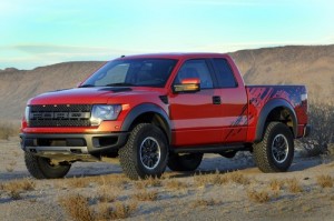 Ford F-150 Raptor SVT 2011: . Para México (donde lleva por nombre Ford Lobo Raptor SVT) su precio base es de $673.200 Ford F-150 Raptor SVT 2011: . Para México (donde lleva por nombre Ford Lobo Raptor SVT) su precio base es de $673.200