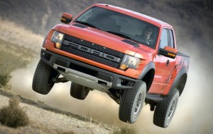 Ford F-150 Raptor SVT 2011: . Para México (donde lleva por nombre Ford Lobo Raptor SVT) su precio base es de $673.200 Ford F-150 Raptor SVT 2011: . Para México (donde lleva por nombre Ford Lobo Raptor SVT) su precio base es de $673.200