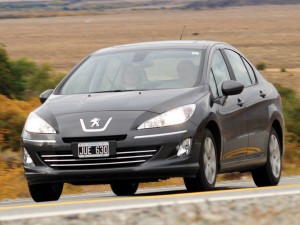 Peugeot 408 modelo 2011: ficha técnica, imágenes y lista de rivales