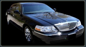 Lincoln Town Car 2011: ficha técnica, imágenes y lista de rivales