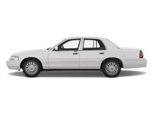 Mercury Grand Marquis 2011: Tiene un motor 4.6 litros V8 que genera 224CV a 4.800rpm y un  torque de 275 a 4000rpm, que se acopla a una transmisión automática de 4 velocidades. Tiene una aceleración de 0 a 60millas (0 a 100kms) en 7.5segundos. Este motor funciona con E85 ó con gasolina común. Su consumo es de 16mpg (25.7kmpg) en ciudad y 24mpg (38.6kmpg) en carretera.