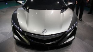 El Acura NSX Concept cuenta con un motor es un potente V6 VTEC ® central de inyección directa, asociado a una transmisión automática de doble embrague con un motor eléctrico integrado. El Acura NSX Concept cuenta con un sistema de tracción integral híbrida denominado Sport SH-AWD ®, que tendrá un rendimiento inigualable. El Acura NSX Concept cuenta con un motor es un potente V6 VTEC ® central de inyección directa, asociado a una transmisión automática de doble embrague con un motor eléctrico integrado. El Acura NSX Concept cuenta con un sistema de tracción integral híbrida denominado Sport SH-AWD ®, que tendrá un rendimiento inigualable.