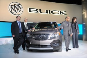 El Nuevo Buick Encore utiliza un motor Ecotec Turbo de 1.4 litros que genera 140CV a 4.900rpm y un par máximo de 200Nm entre 1.850rpm y 4.900rpm. Asociado a un cambio automático de seis velocidades Hydra-Matic 6T40 El Nuevo Buick Encore utiliza un motor Ecotec Turbo de 1.4 litros que genera 140CV a 4.900rpm y un par máximo de 200Nm entre 1.850rpm y 4.900rpm. Asociado a un cambio automático de seis velocidades Hydra-Matic 6T40