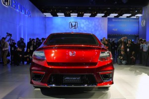 El Honda Accord Coupe Concept es un carro con el que el fabricante japonés nos adelanta la línea estética del nuevo Honda Accord e incorporará una amplia gama de nuevas tecnologías de serie, así como mejoras en la eficiencia de sus motores El Honda Accord Coupe Concept es un carro con el que el fabricante japonés nos adelanta la línea estética del nuevo Honda Accord e incorporará una amplia gama de nuevas tecnologías de serie, así como mejoras en la eficiencia de sus motores