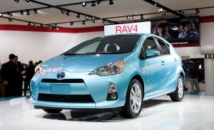 Con el Toyota Prius C 2012 se completa la gama de los Prius que hasta ahora cuenta con Prius +, la nueva y versátil Prius V y Prius Plug-in Hybrid.