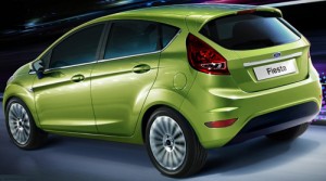 Los rivales del Ford Fiesta Hatchback son el Chevrolet Sonic HB, Honda Fit, Kia Rio 5, Mazda2 HB, Nissan Tiida HB, Peugeot 207 Compact, Skoda Fabia, Toyota Yaris Sport, y el Volkswagen Polo HB.
