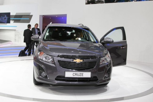 http://www.listadecarros.com/wp-content/uploads/2012/03/Chevrolet-Cruze-Station-Wagon-6.jpg