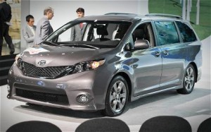 Toyota Sienna 2012: precio, ficha técnica, imágenes y lista de rivales