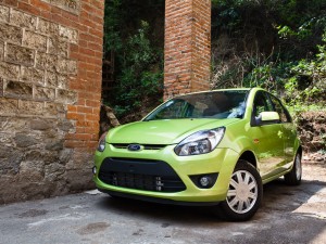 Ford Ikon Hatchback 2012: precio, ficha técnica, imágenes y lista de rivales