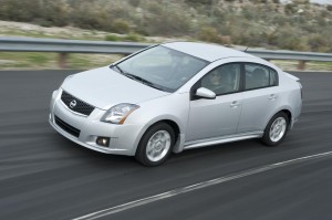 Nissan Sentra 2012: precio, ficha técnica, imágenes y lista de rivales