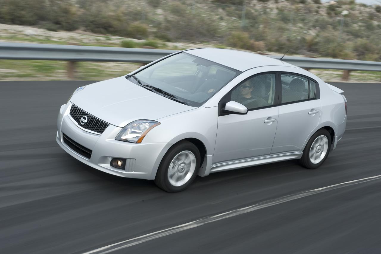 Nissan-Sentra-2012-4.jpg