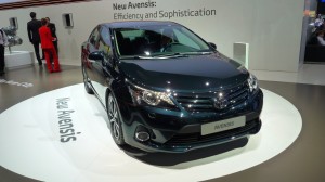 Toyota Avensis 2012: precio, ficha técnica, imágenes y lista de rivales