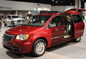 Chrysler Town & Country 2012: un carro ideal para salir de vacaciones