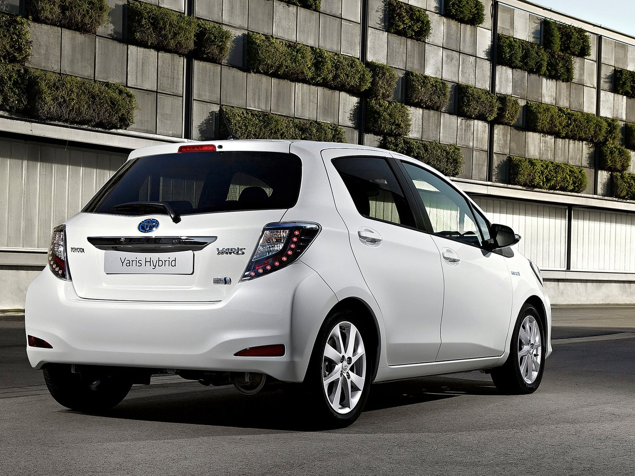 new hybrid toyota yaris #3