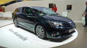 Toyota Avensis Cross Sport 2013