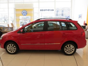 Volkswagen Suran 2013: versátil, cómodo y mejor equipado.