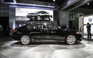 Acura RLX 2014: tecnología y lujo superior.