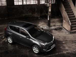 Toyota RAV4 2014: pionera, exitosa, deportiva y segura.