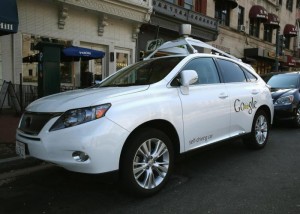 El carro sin conductor de Google ya circula por ciudad.