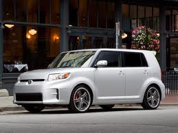 Scion xB 2014: un carro sin puntos medios.