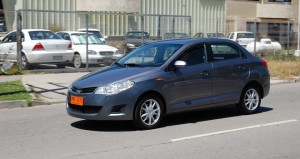 Chery Fulwin Sedán 2014: atractivo diseño y generoso equipamiento.