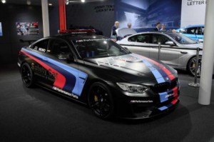 Auto Show de Ginebra 2015: BMW M4 Coupé Safety Car MotoGP 2015, un escolta de lujo.