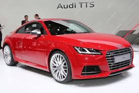 Audi TTS Coupé 2015: potencia, lujo, elegancia y agresividad.