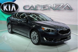 Kia Cadenza 2015: atractiva apariencia, lujo y potencia.