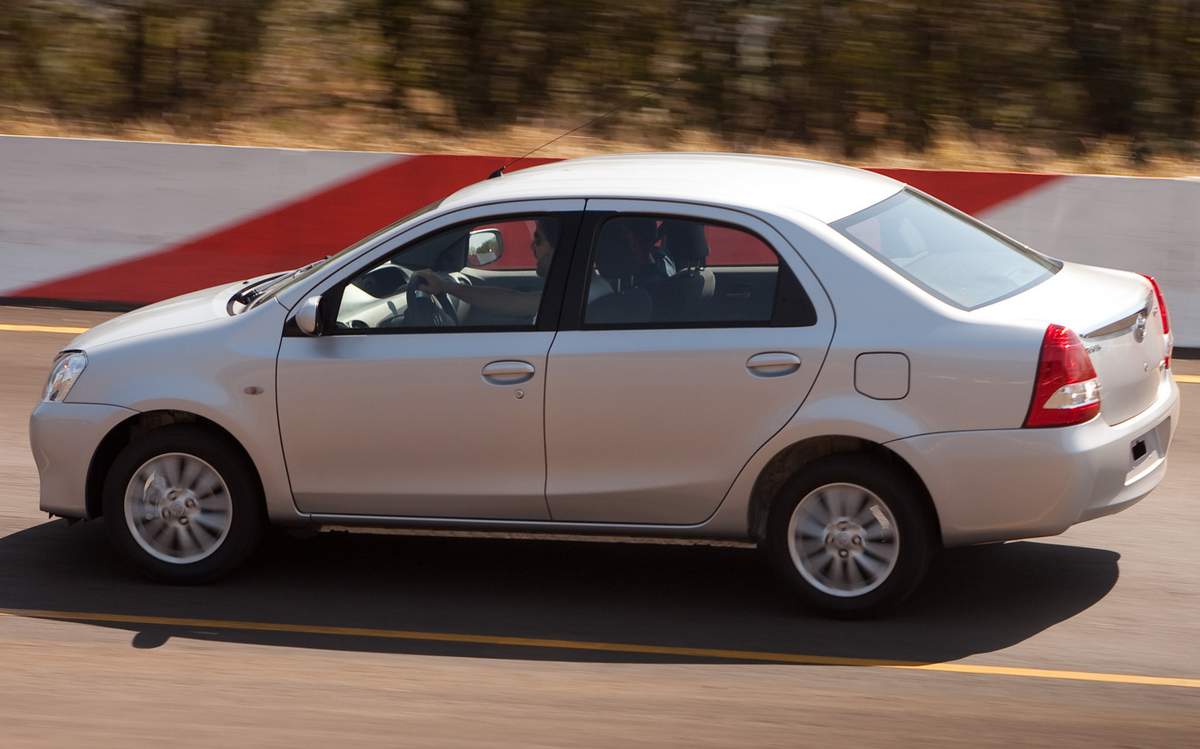 toyota etios vs chevrolet aveo #6 toyota etios vs chevrolet aveo #6