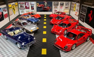 Subastan colección privada de 8 Ferraris.